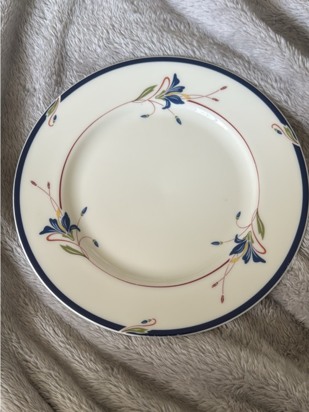Gorham Melon Bud pattern from Town and Country Fine China Collection- 7 plates